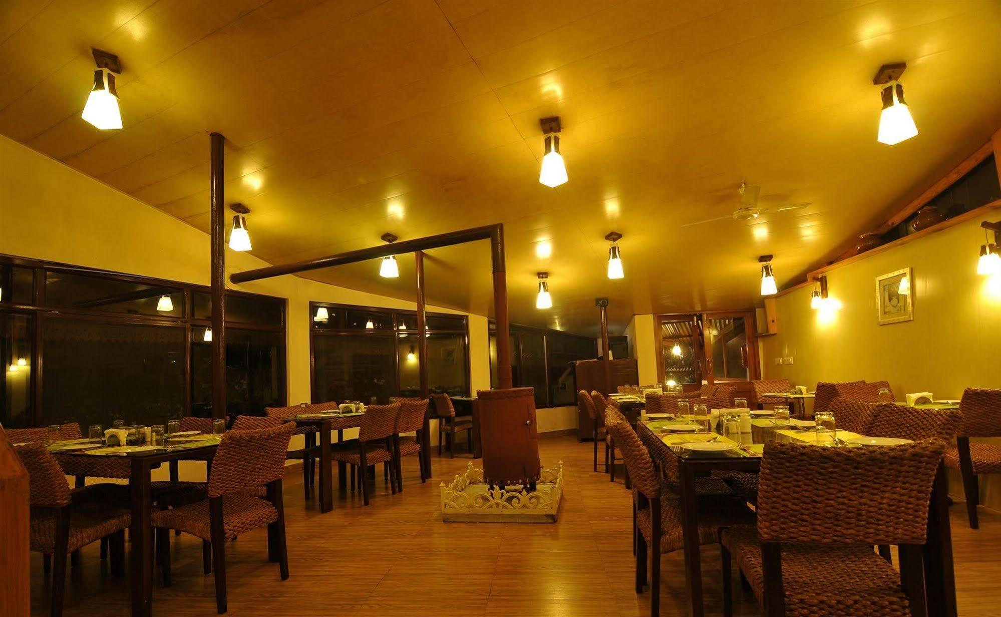 Готель Club Mahindra Масурі Екстер'єр фото