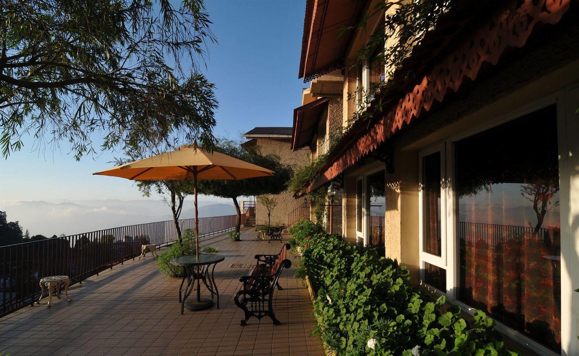 Готель Club Mahindra Масурі Екстер'єр фото