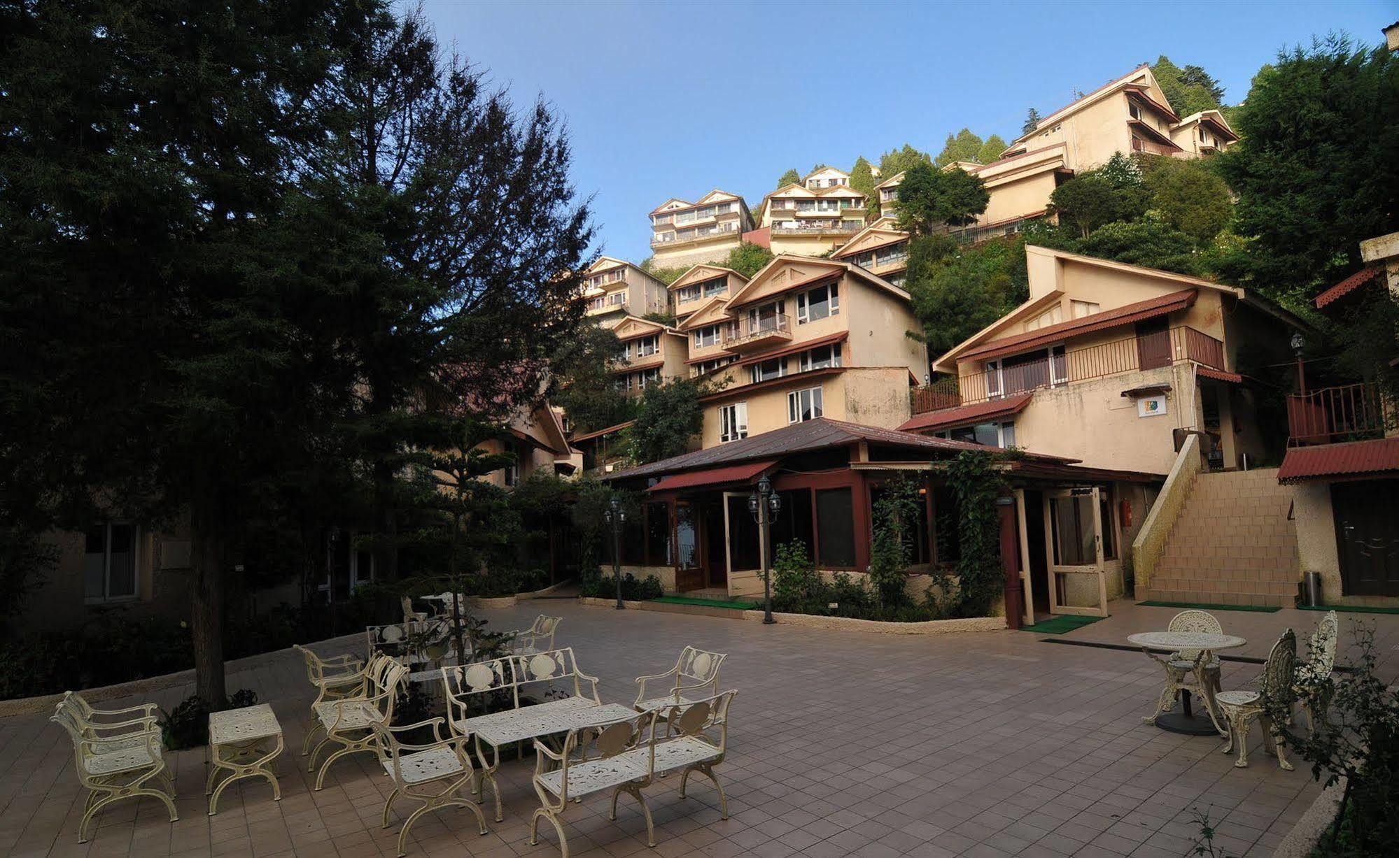 Готель Club Mahindra Масурі Екстер'єр фото