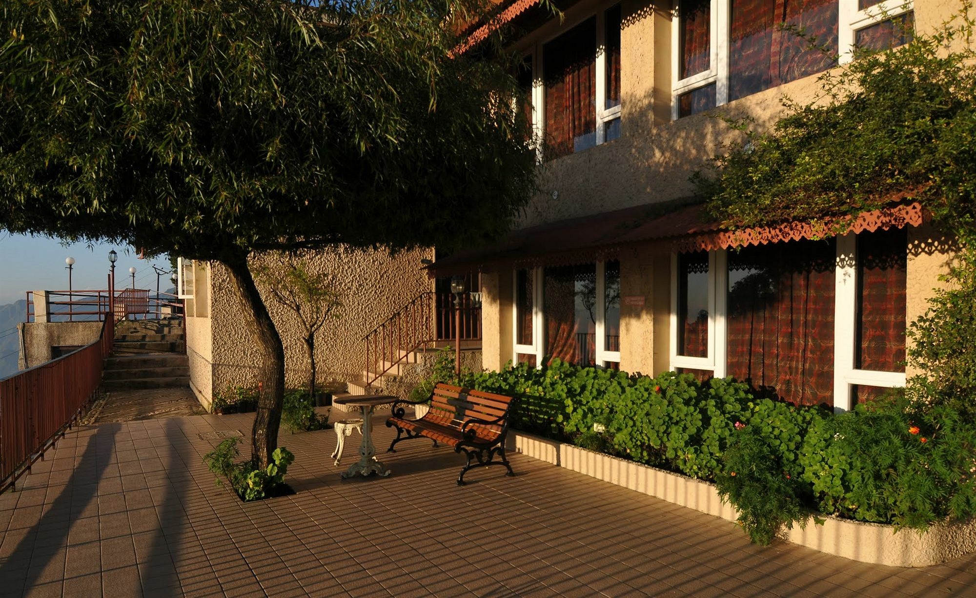 Готель Club Mahindra Масурі Екстер'єр фото